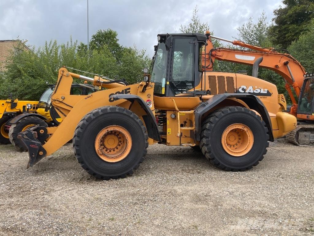 CASE 821 E Hjullastere
