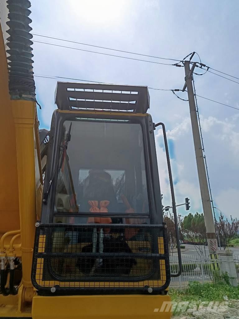 Komatsu PC 200 Beltegraver