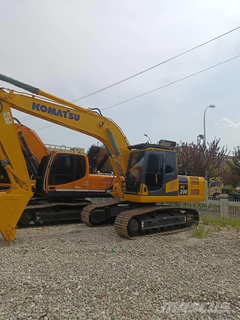 Komatsu PC 200 Beltegraver