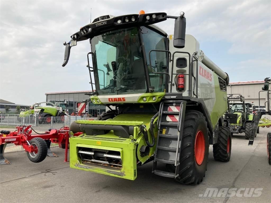 CLAAS Trion 520 Skurtreskere