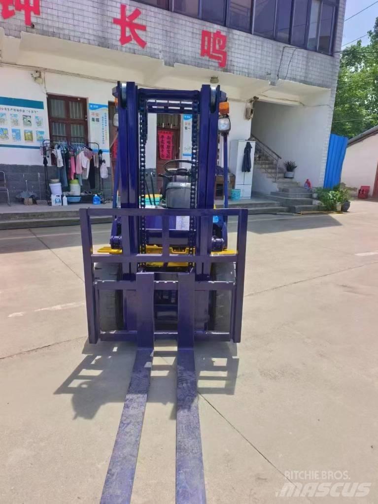 Komatsu FD 30 Diesel Trucker