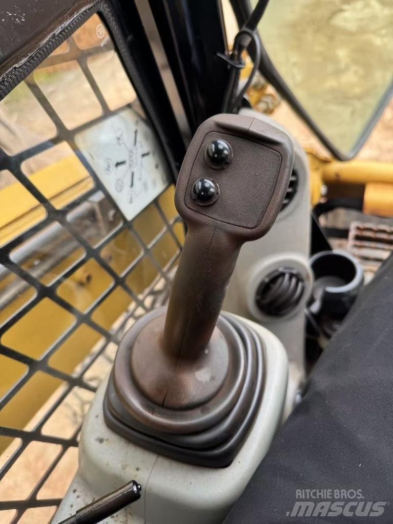 CAT 246 C Kompaktlastere