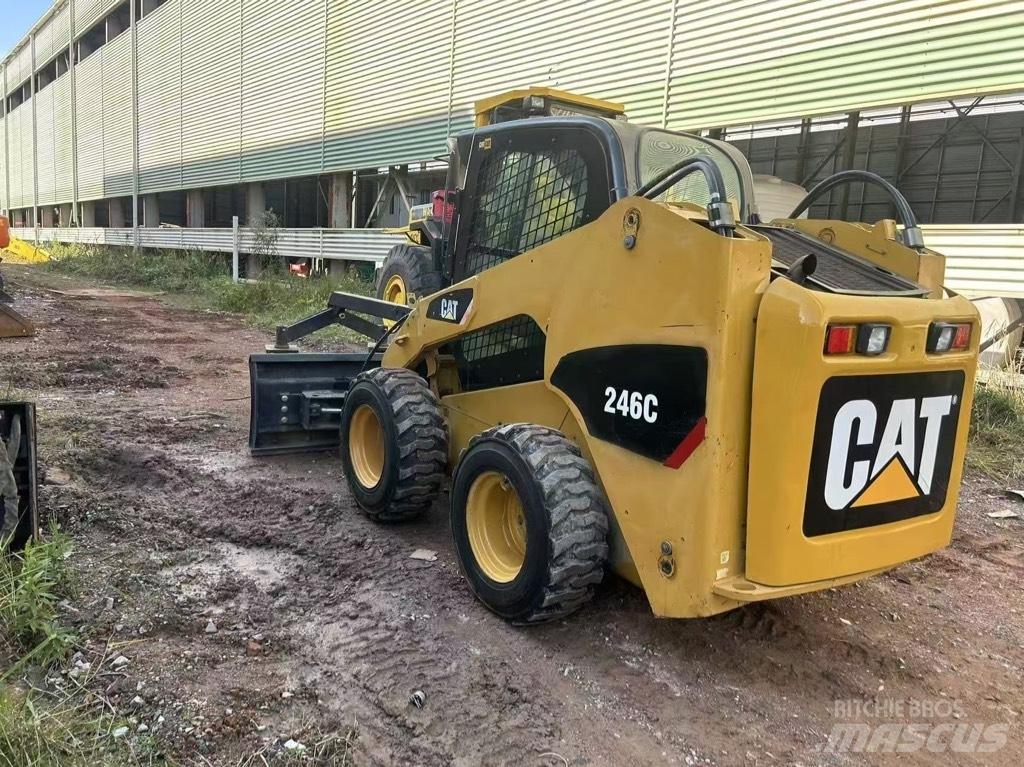 CAT 246 C Kompaktlastere