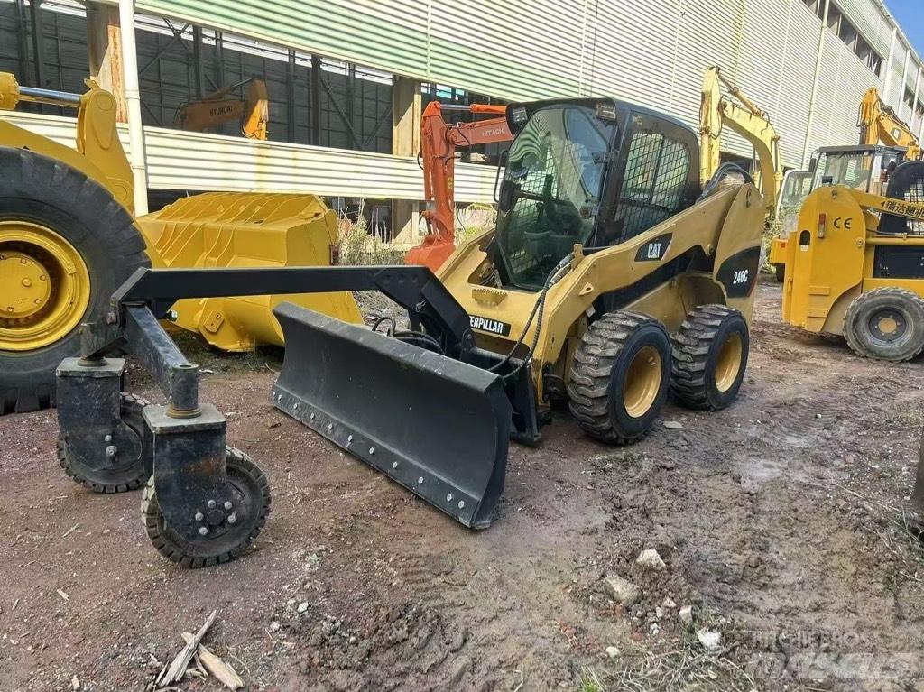 CAT 246 C Kompaktlastere