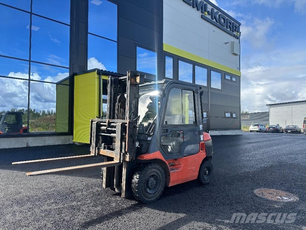Toyota 02-7 FDF 25 Diesel Trucker