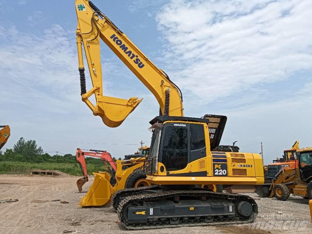 Komatsu PC 220-8 Beltegraver