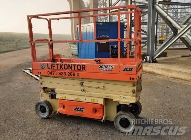 JLG 2032 ES Sakselifter