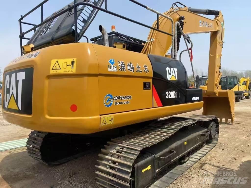 CAT 320D2L Beltegraver