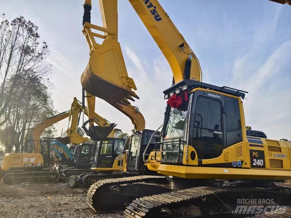 Komatsu PC240-8 Midigravere 7 - 12t