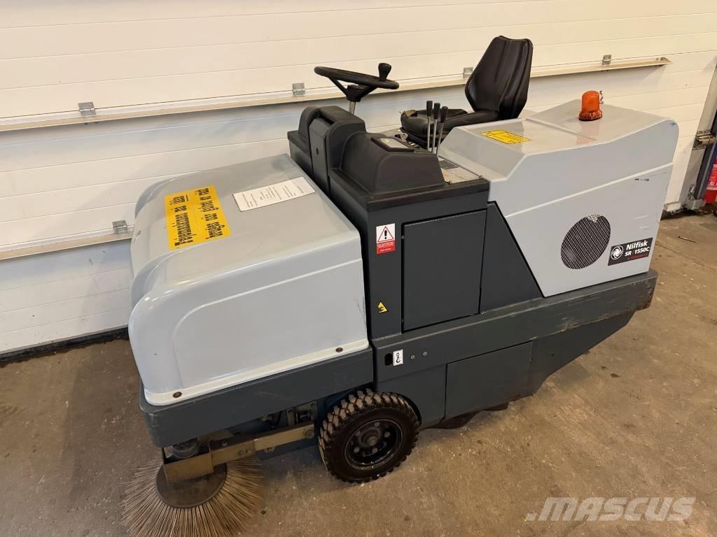 Nilfisk SR1550C B Innendørs feiemaskiner