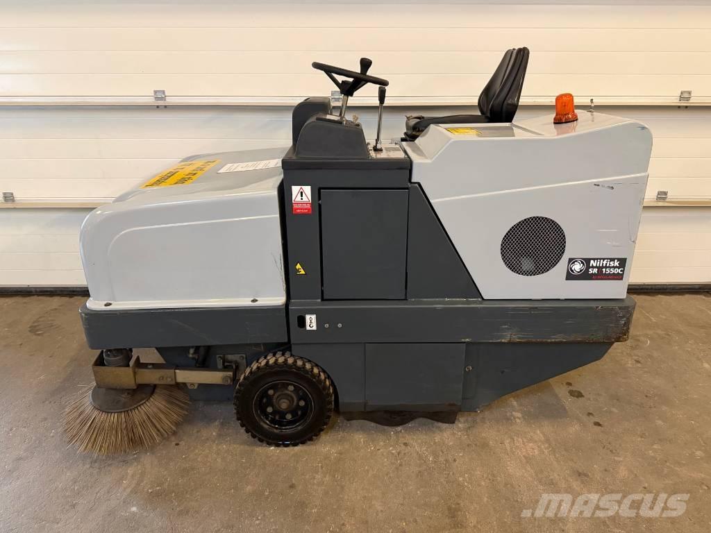 Nilfisk SR1550C B Innendørs feiemaskiner