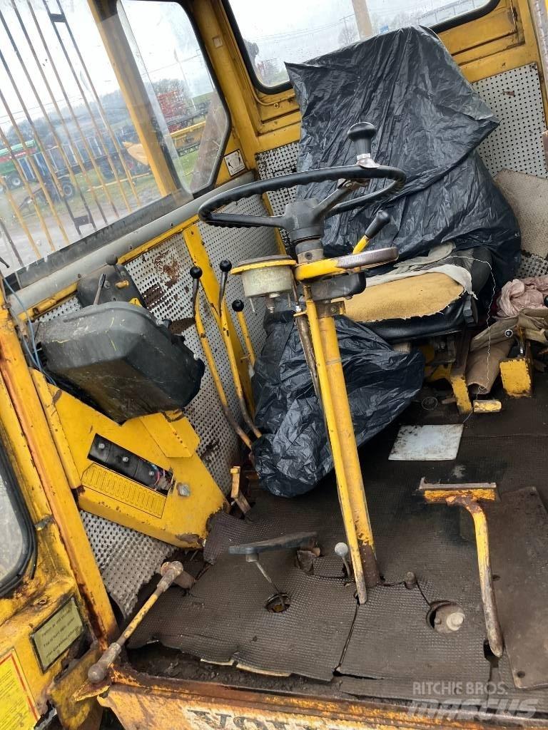 Volvo BM 641 Frontlastere og graveredskap