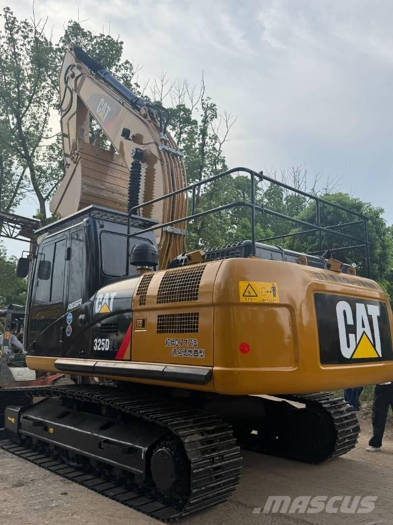 CAT 325D Beltegraver