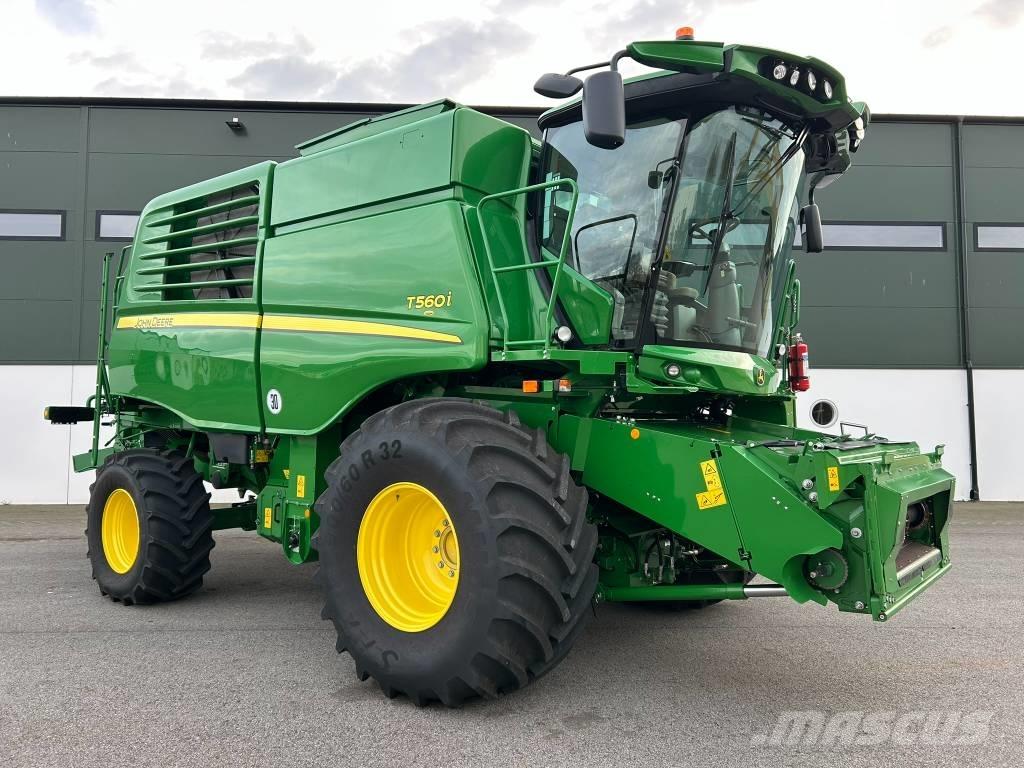 John Deere T 560 i Skurtreskere