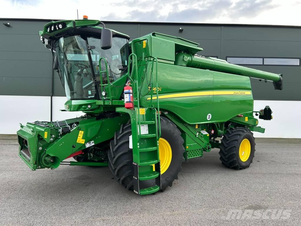 John Deere T 560 i Skurtreskere