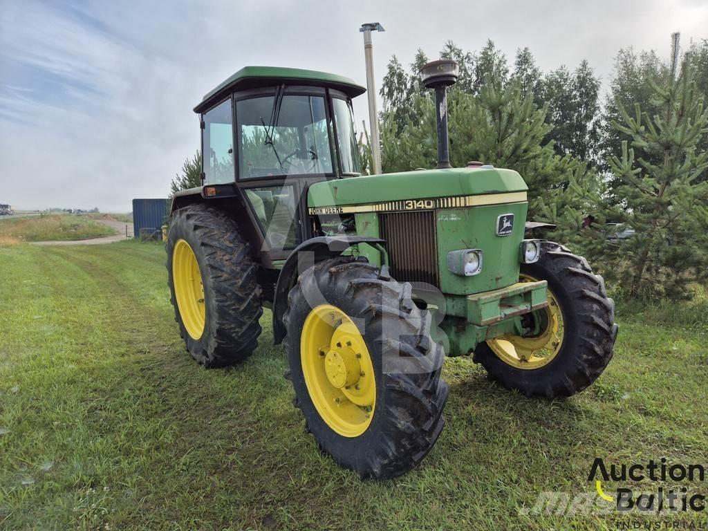 John Deere MFWD Traktorer
