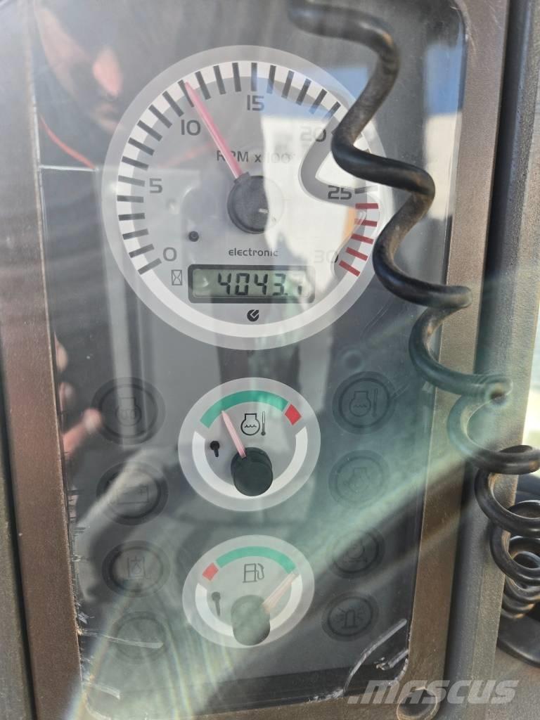 Komatsu WB 97 R-5EO Traktorgravere