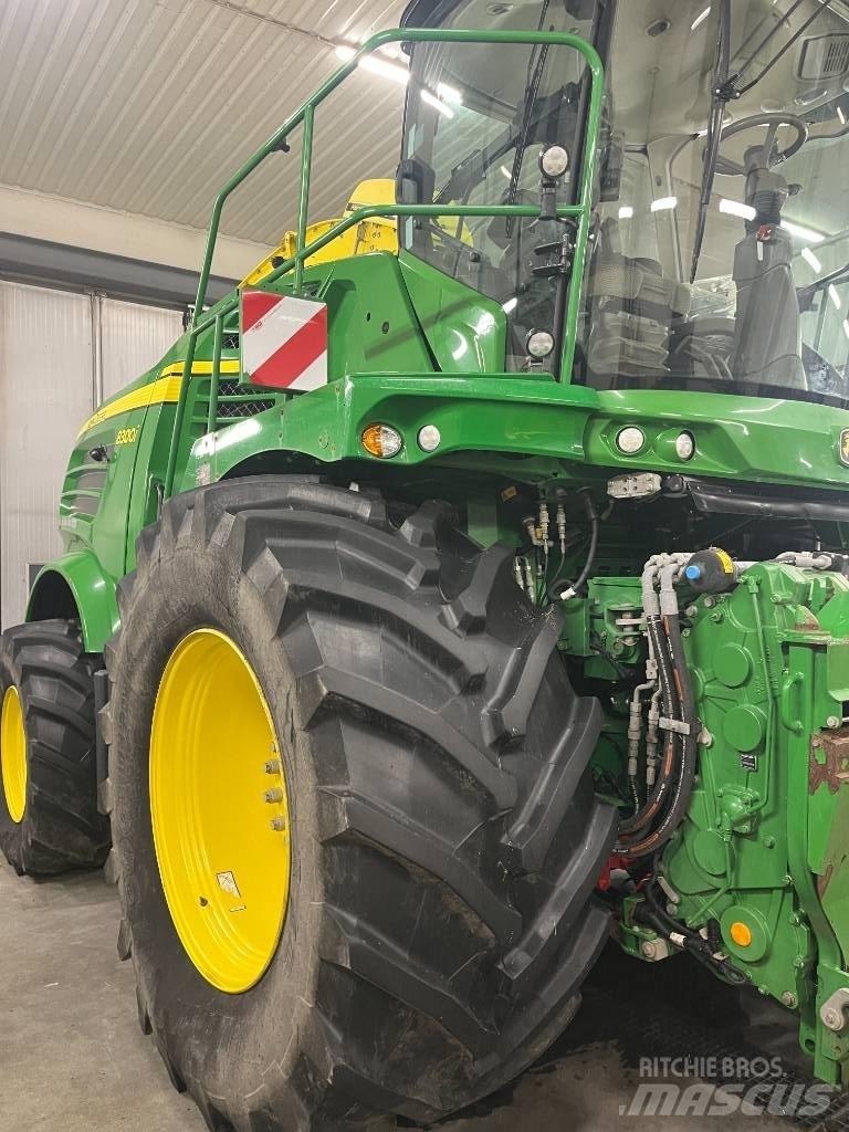 John Deere 8300i Selvdrevne fôrhøstere