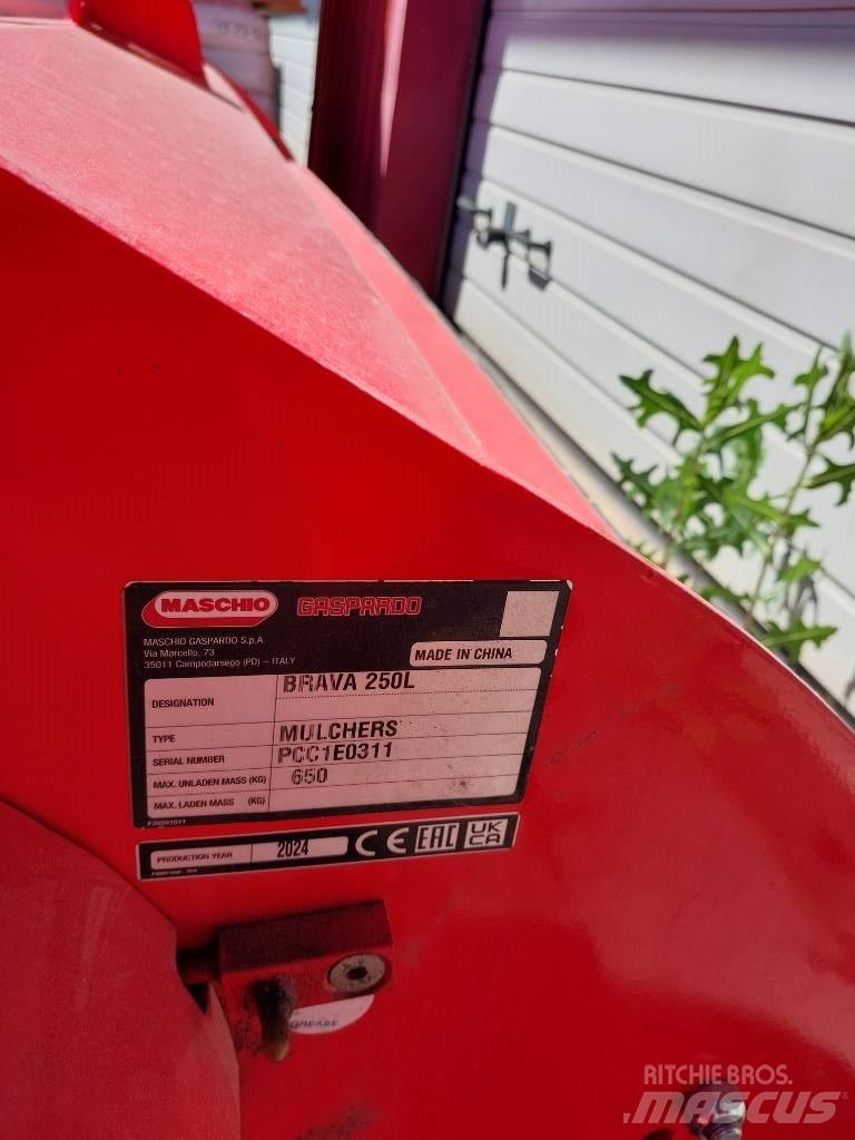 Maschio Brava 250 L Beitepussere og toppkuttere
