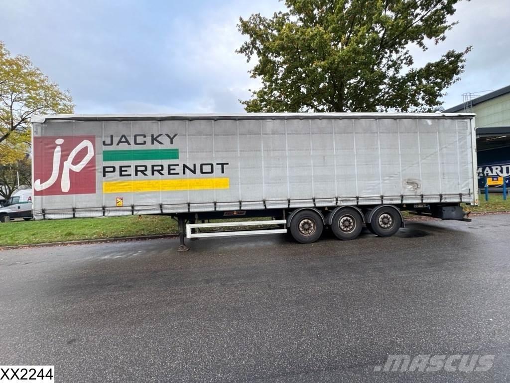 Fruehauf Tautliner Gardintrailer
