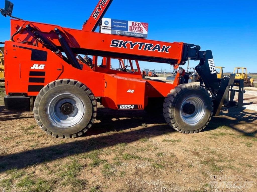 SkyTrak 10054 Teleskoplastere