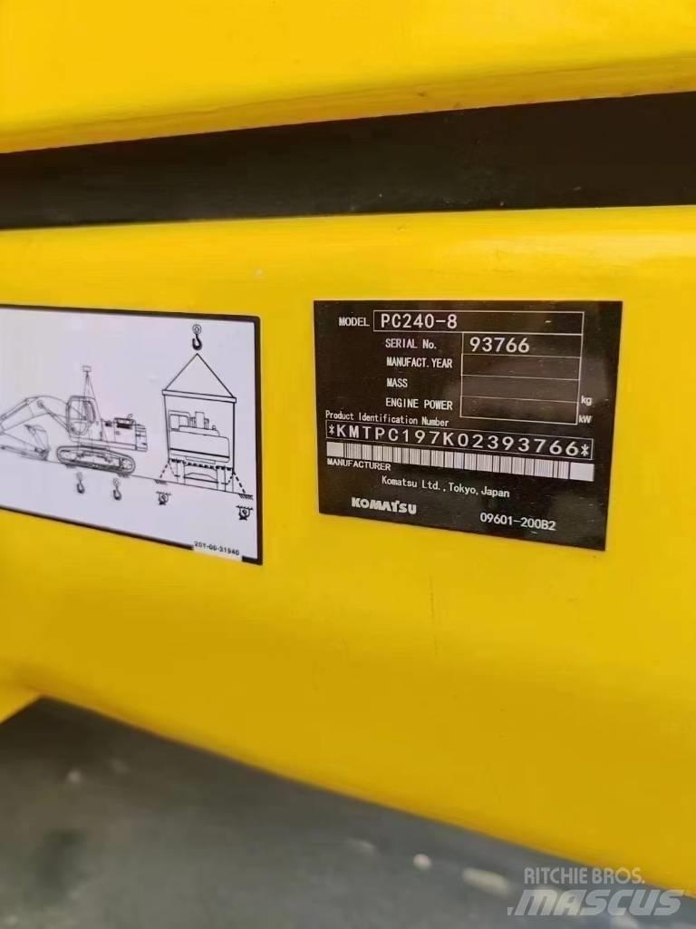 Komatsu 240LC-8 Beltegraver