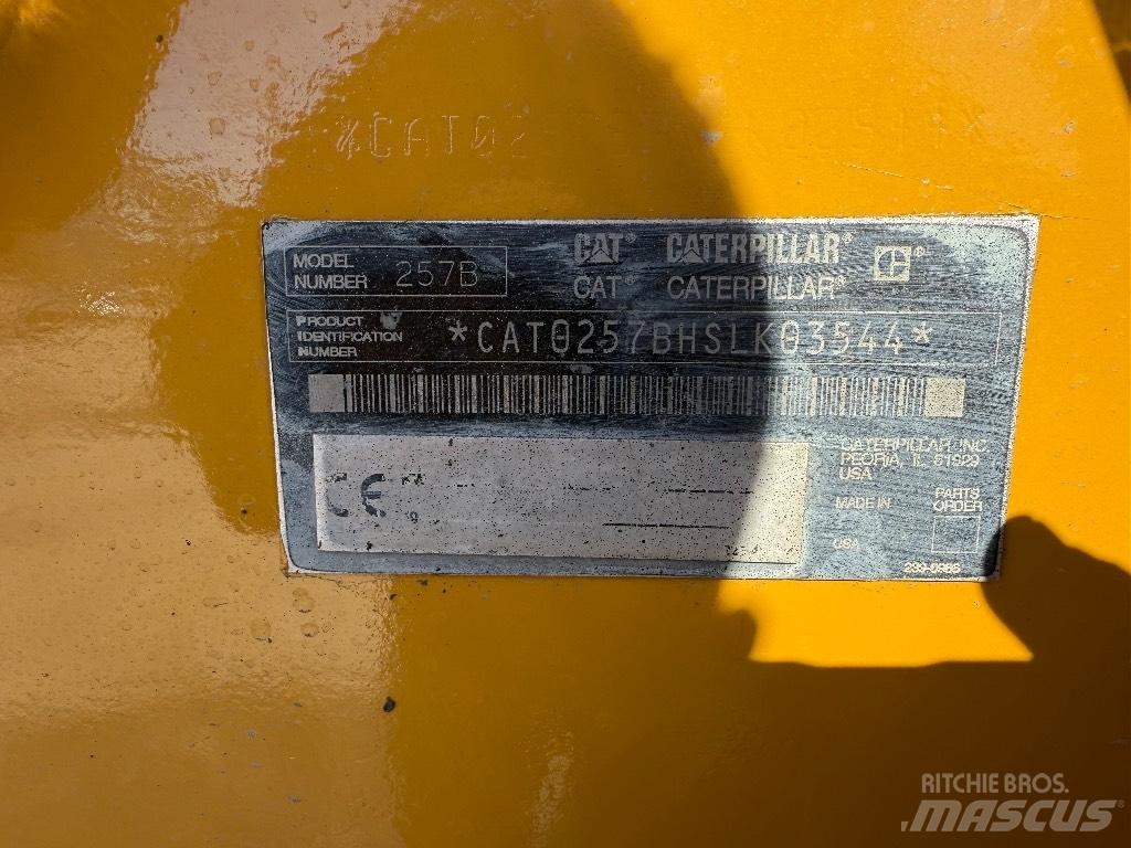 CAT 257 B Beltelastere