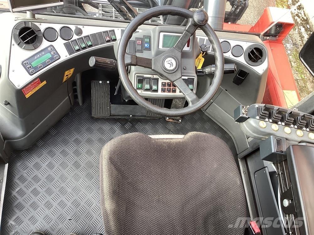 Kalmar DCE120-6 Diesel Trucker