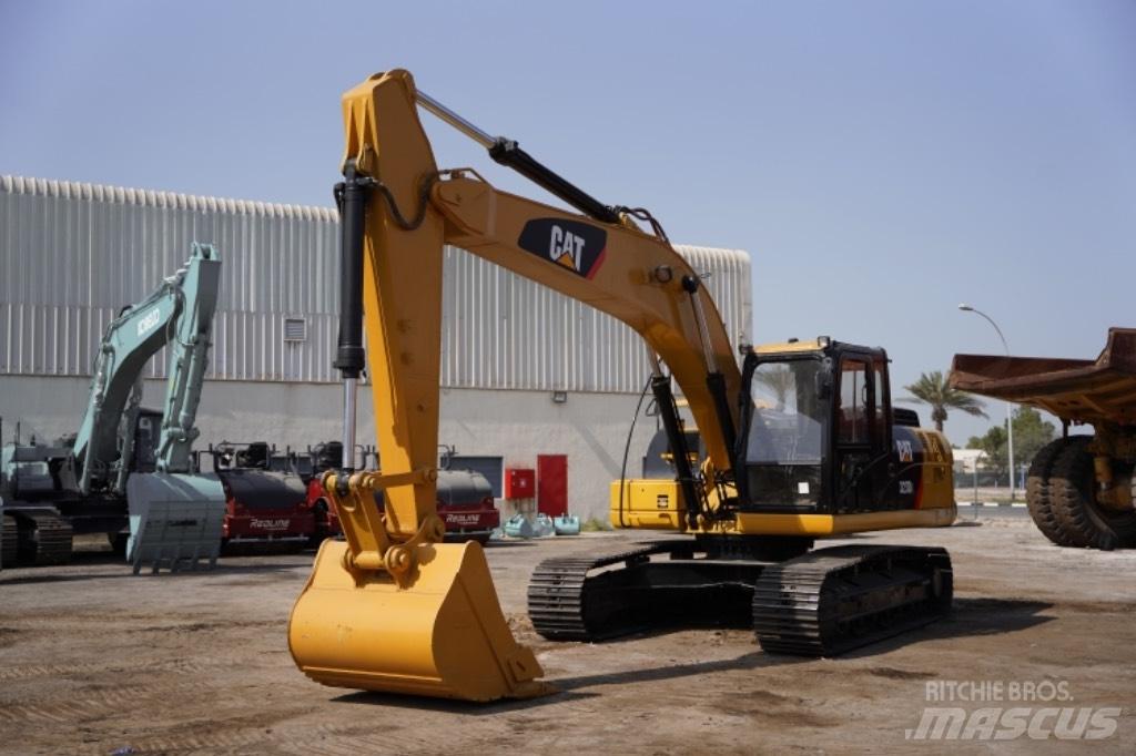 CAT 323D3 Hjulgravere