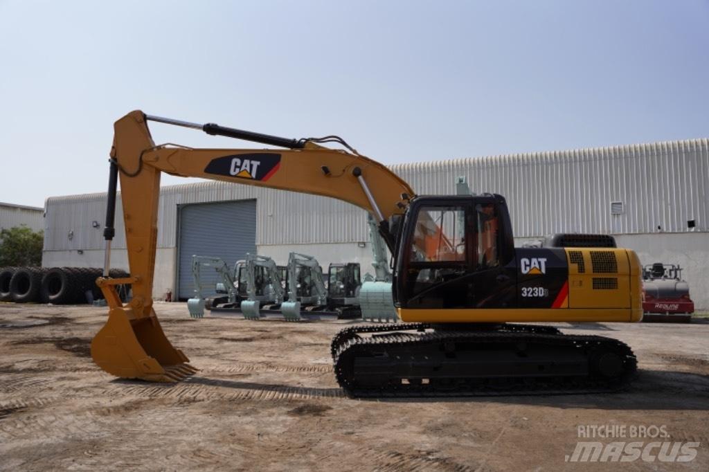 CAT 323D3 Hjulgravere