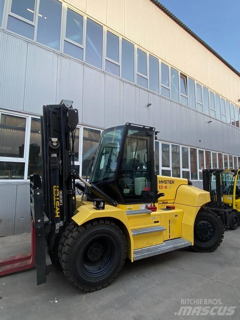 Hyster H12XD6 Diesel Trucker