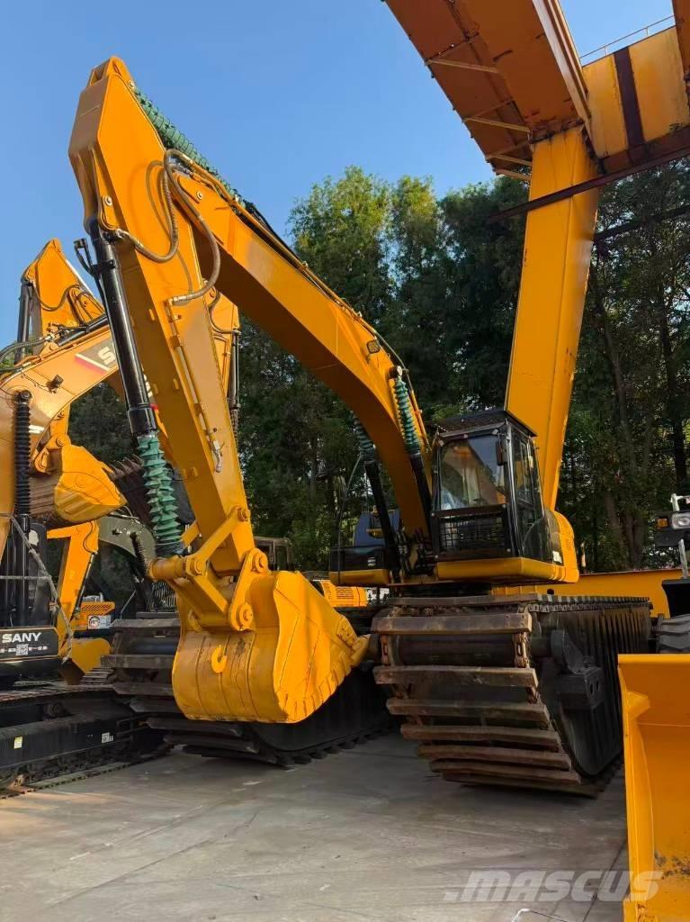 CAT 320 D Amfibiske Gravemaskiner