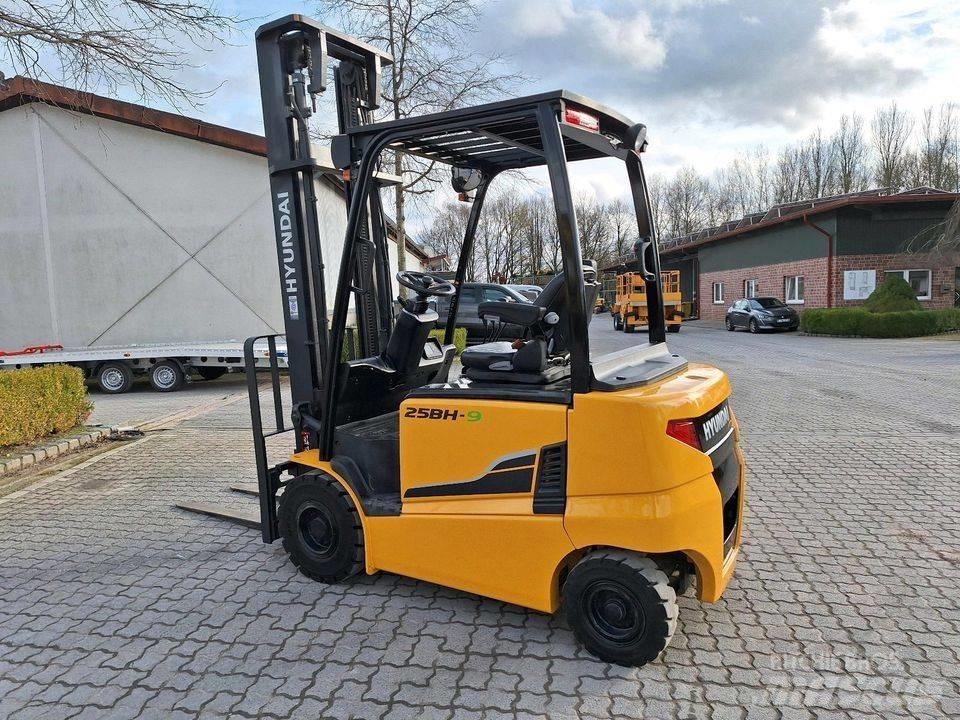 Hyundai 25 BH-9 Anlegg - Annet