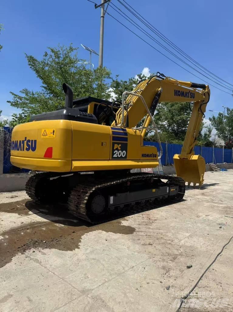 Komatsu PC 200 8N Beltegraver