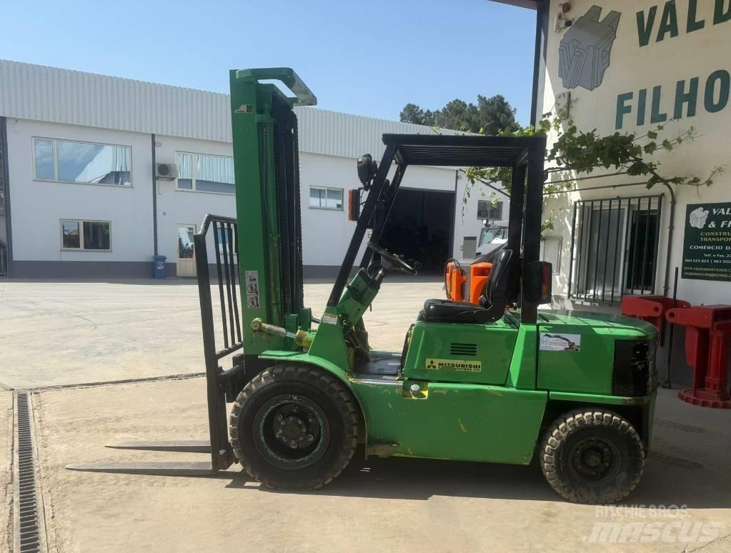 Mitsubishi FD 30 Diesel Trucker