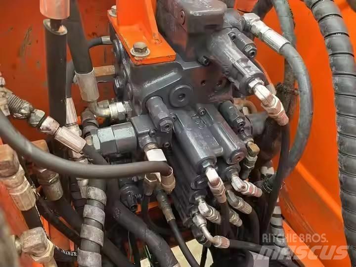Doosan DH80 Beltegraver
