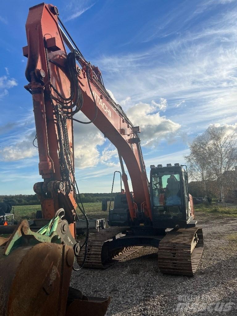 Hitachi ZX 210 Beltegraver