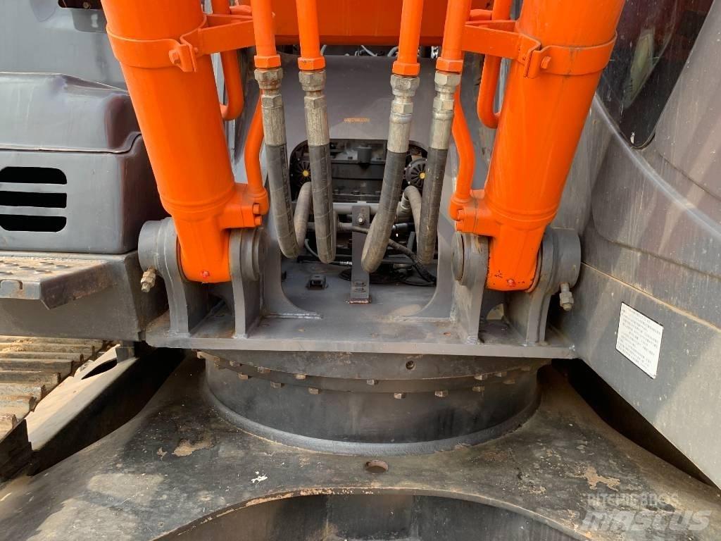 Hitachi ZX210G Beltegraver