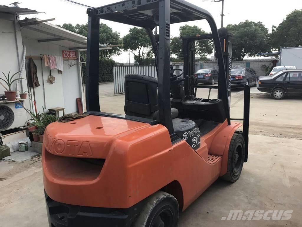 Toyota FD 30 Diesel Trucker