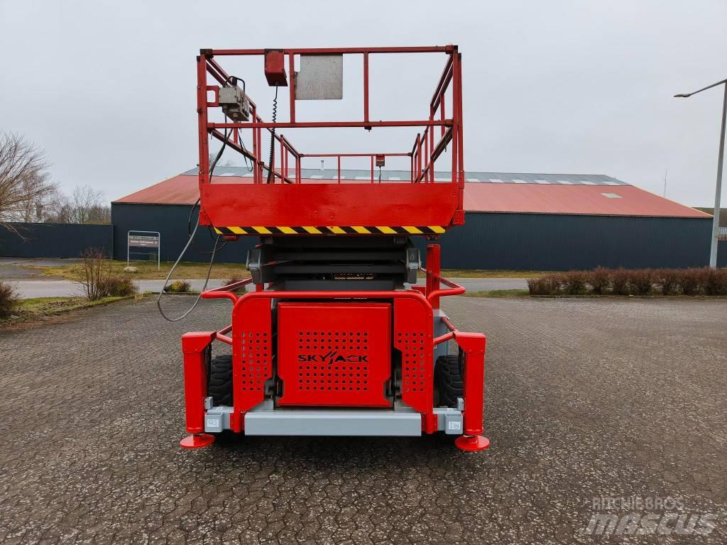SkyJack SJ 9250 RT Sakselifter