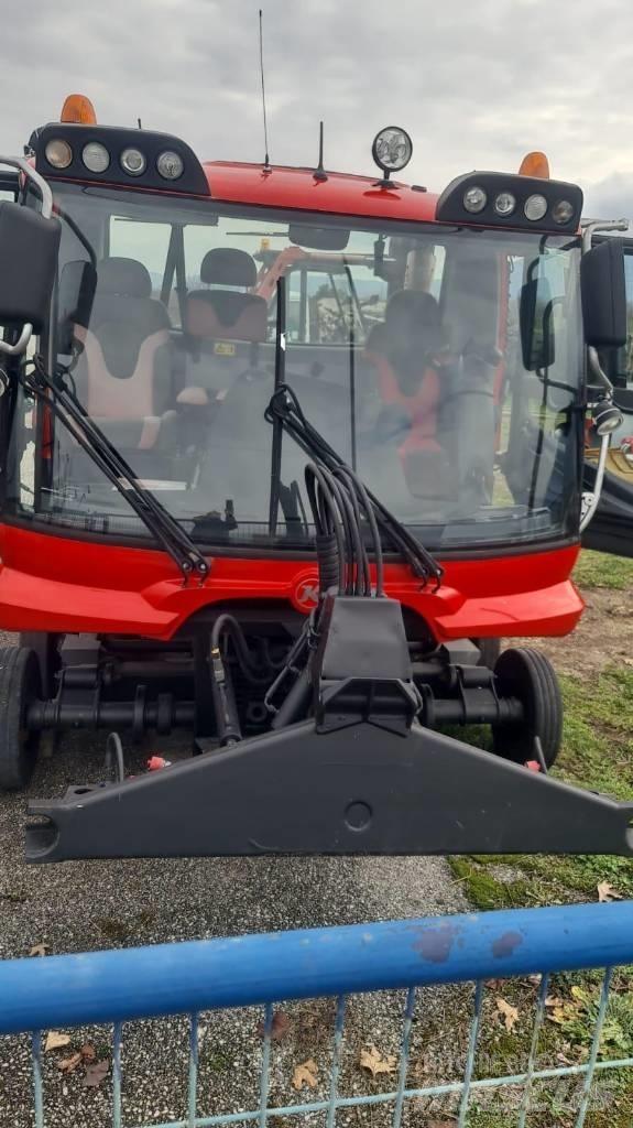  PistenBully  600 Tråkkemaskiner
