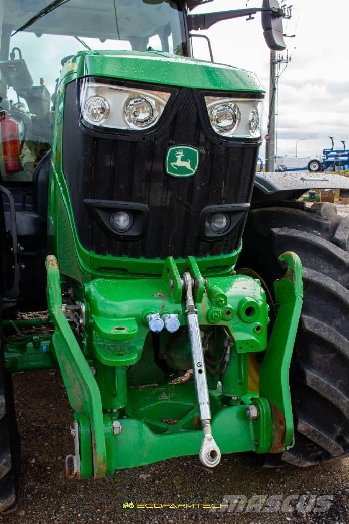 John Deere 6215 R Traktorer