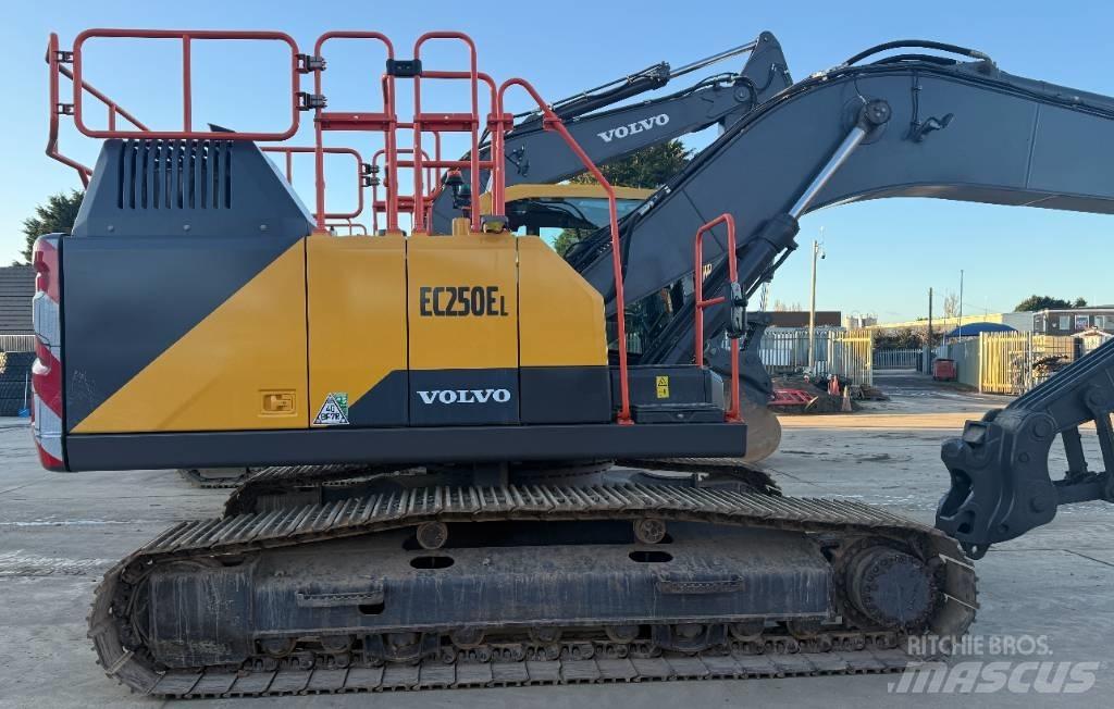 Volvo EC 250 EL Beltegraver