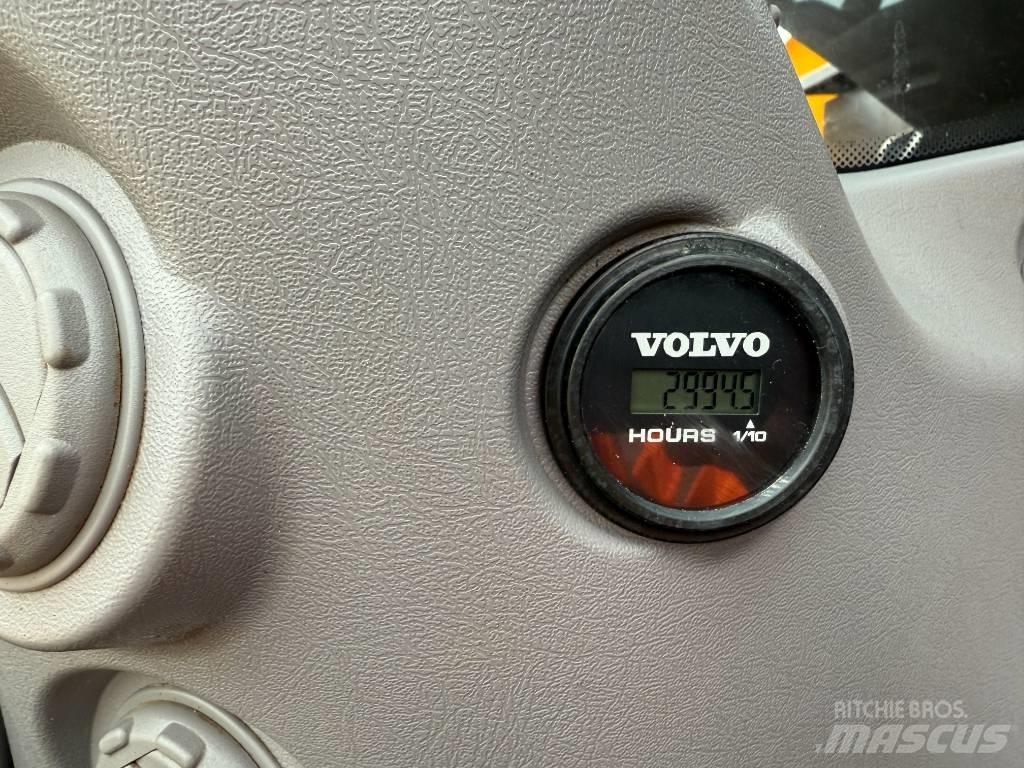 Volvo EC 250 EL Beltegraver