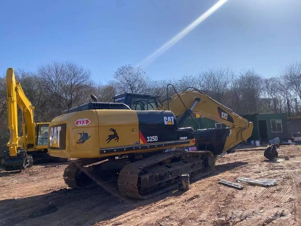 CAT 325 D Beltegraver
