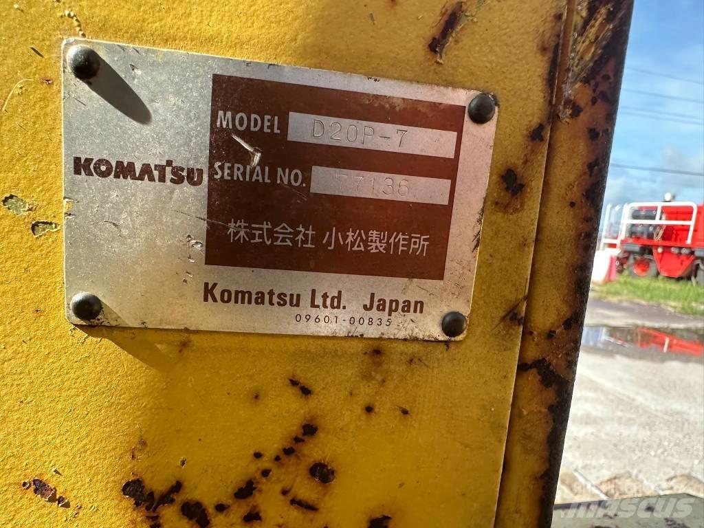 Komatsu D 20P-7 Dozere Beltegående