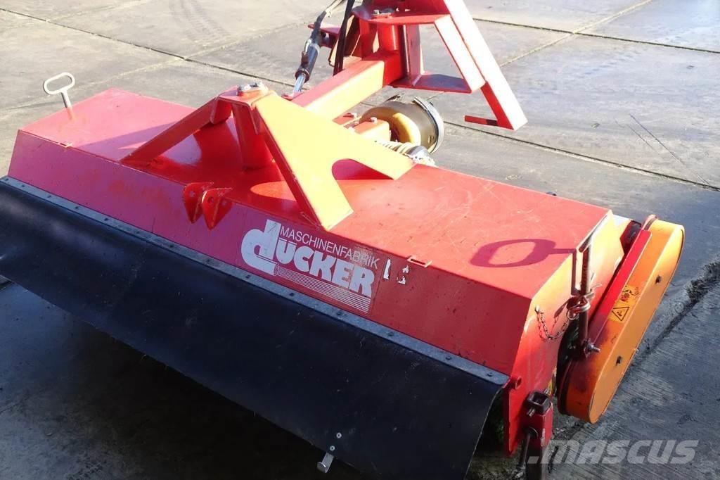 Dücker Veegmachine Feiebiler