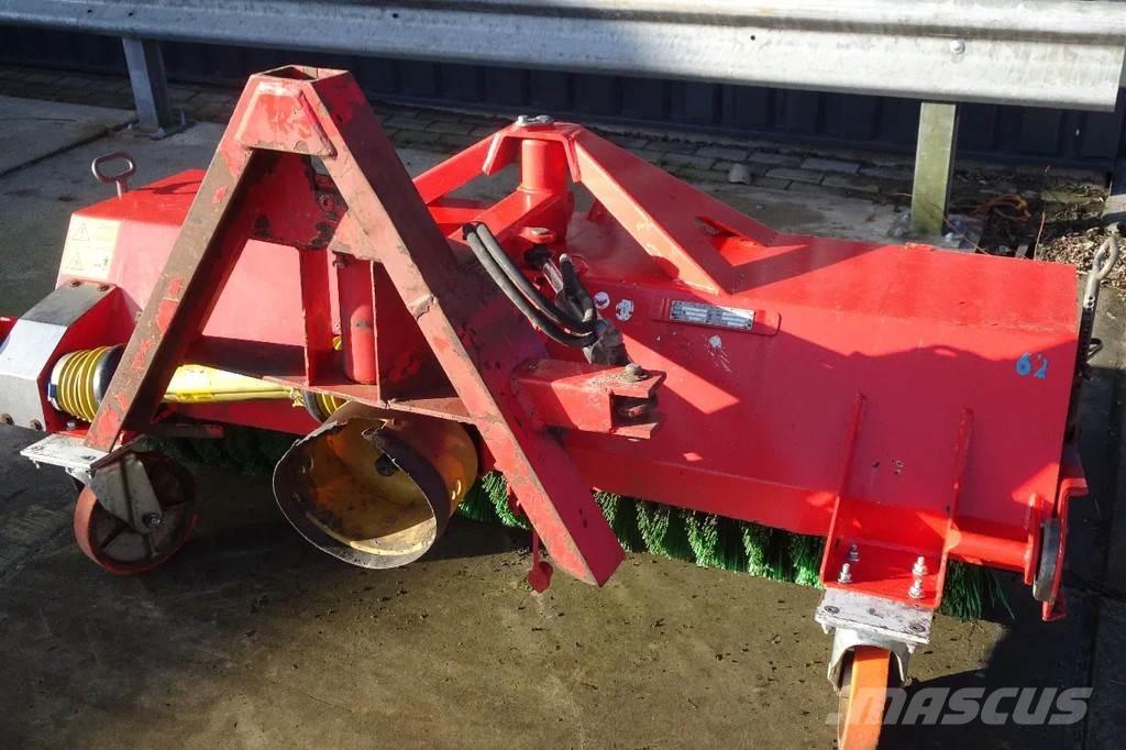 Dücker Veegmachine Feiebiler
