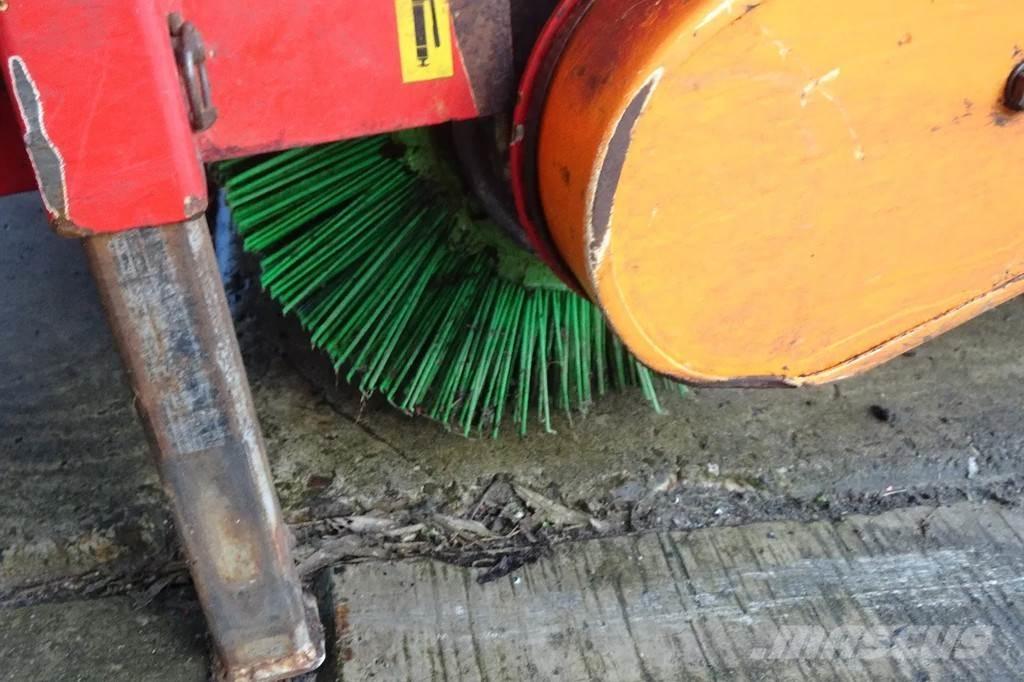 Dücker Veegmachine Feiebiler