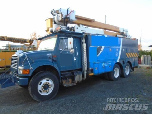 International F 4900 Bilmontert lift